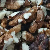 مغز گردو پر روغن محلی