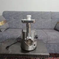 چرخ گوشت درحدنوسالم پرقدرت