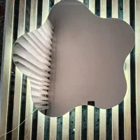 حراج استسنائی آینه های دفرمه و چراغ دار|آینه|قم, زاد|دیوار