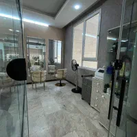 اجاره اتاق در سالن پر مشتری