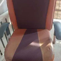 صندلی و میز مدیریتی