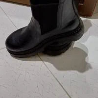 نیم بوت مشکی سایز ۳۹ درحد نو نو