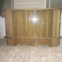 فروش یک تلویزیون قدیمی سیاه و سفید