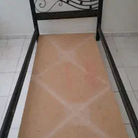 تخت یک نفره همراه با کفی