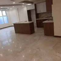 سه-خوابه-دلباز-با-حیاط-خلوت-12-متری-در-طبقه-اول