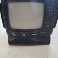 تلوزیون قدیمی نیازمند تعمیر