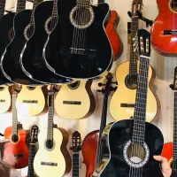گیتار رایگان و هدیه به علاقمندان|گیتار، بیس، امپلیفایر|اراک, |دیوار