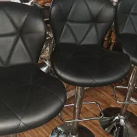 صندلی چرم مشکی جک دار