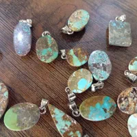 تعدادی فیروزه نیشابور