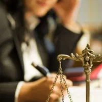 وکیل پایه یک دادگستری