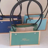 فروش کیف باکس گل دار دسته دار|گل و گیاه طبیعی|تهران, استاد معین|دیوار