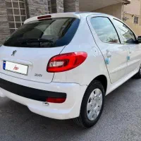 فروش 207مدل 1402سقف فلز فرمان برقی