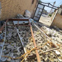 فروش چند عدد تیر اهن و درب حال و سرویس ها.غیره|مصالح و تجهیزات ساختمان|اهواز, رسالت|دیوار