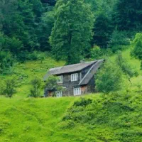 کسی خونه اجاره داره 100تومن میدم ماهی 4تومن