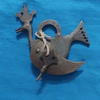 قفل قدیمی طرح پرنده