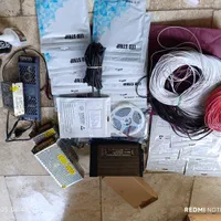 آل ای دی ریسه ای با دستگاه تقویت کننده و کلی سیم
