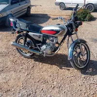 موتور سیکلت مدل ۴۰۲