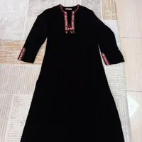 تعدادی لباس در حد نو