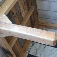 کرسی چوبی