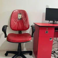 فروش کامپیوتر بهمراه میز و صندلی