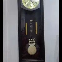 ساعت کنار سالنی