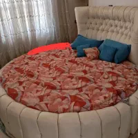 یک عدد تخت خواب و خوش خواب