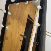 اینه لامپ دار