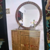 جاکفشی و میز تلویزیون