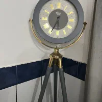 ساعت ایستاده