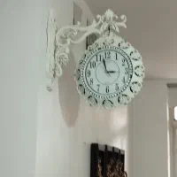 ساعت دیواری دوطرفه