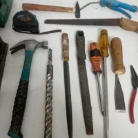 تعدادی ابزار نجاری