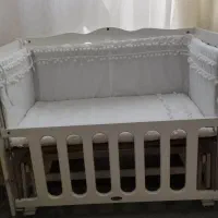 تخت کنار مادر