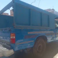 نیسان وانت برای حمل بار پوشاک آهن  اثاثیه .