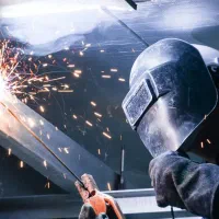 آهنگر و جوشکار سیار ۳۰ سال سابقه