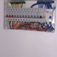 کارگر برق . نیروی برق استخدام
