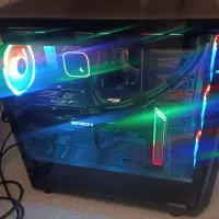 کیس گیمینگ همراه مانیتور و موس کیبورد|رایانه رومیزی|دوگنبدان, |دیوار