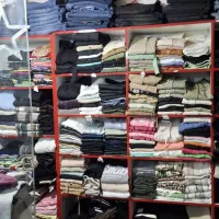 فروش اجناس و دکور مغازه پوشاک زنانه