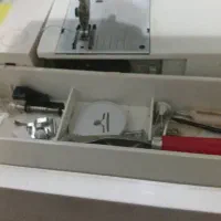 چرخ خیاطی  کاچیران همرا با میز