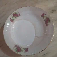 بشقاب گل سرخ