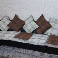 مبل ال ۷ نفره ، بهمراه میز وسط و یک دکوری