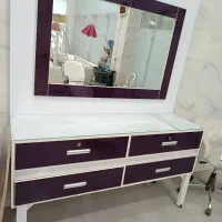 میز و آینه آرایشگاه زنانه