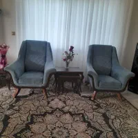 تر تمیز همراه با میز وسط سه میز کنار بدون خط خش