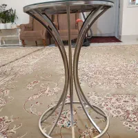 میز تلفن یا گلدان