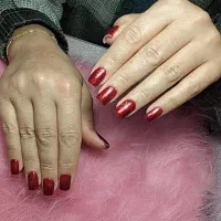 خدمات ناخن نفس کاشت ژل فقط۴۰۰