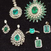 طلا و جواهرات زمرد و برلیان