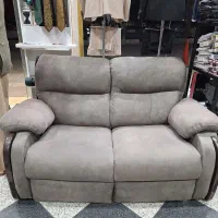 یک عدد مبل دو نفره