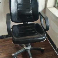 صندلی چرخ دار  چرمی