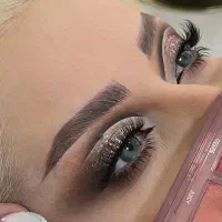 جشنواره میکاپ وشینیون و اموزش در محل شما