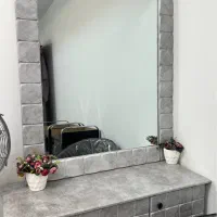 فروش صندلی کاملا نو و درجه یک میز و آیینه و تخت|آرایشگاه و سالنهای زیبایی|تهران, تهرانپارس شرقی|دیوار