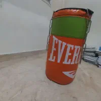 کیسه بوکس ۶۰ سانتی Everlast|تجهیزات ورزشی|تهران, حسین‌آباد|دیوار